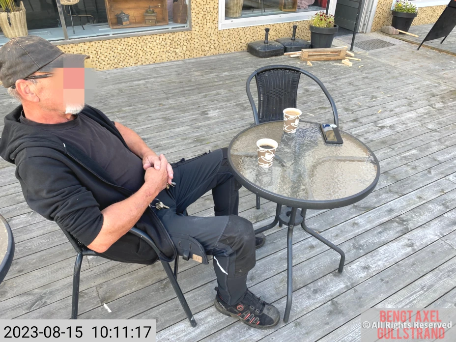 Tisdag och fika trots stängt för renovering