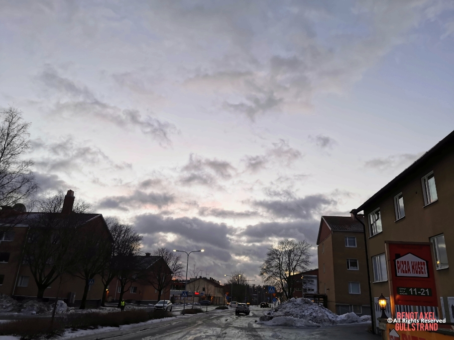 På väg från Bills Tobak